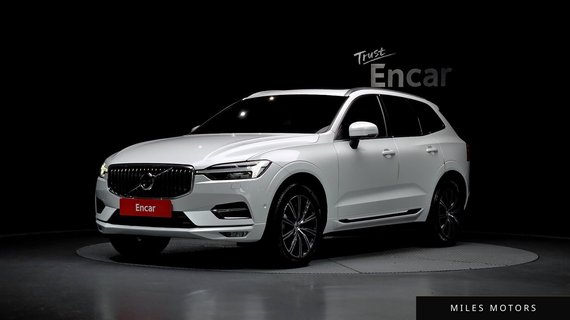 Volvo XC60 2021 — фото 1 из 12