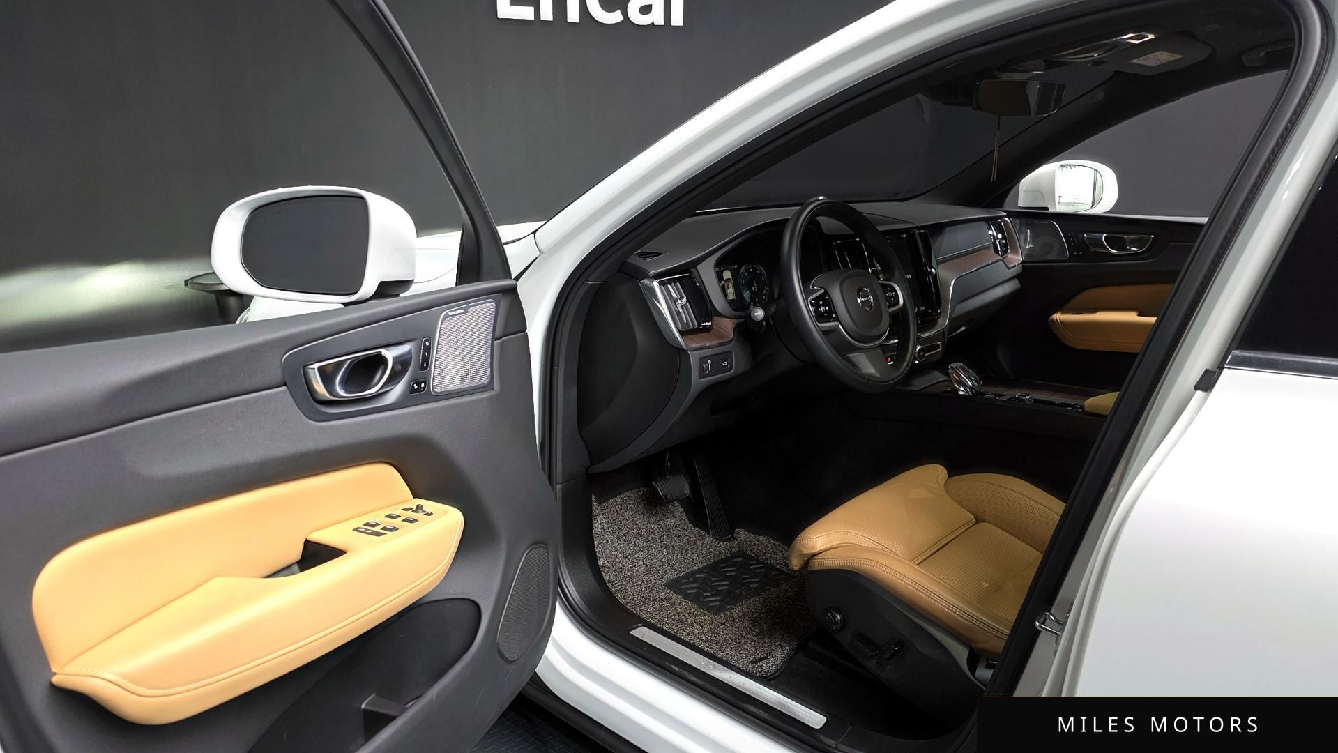Volvo XC60 2021 — миниатюра 10