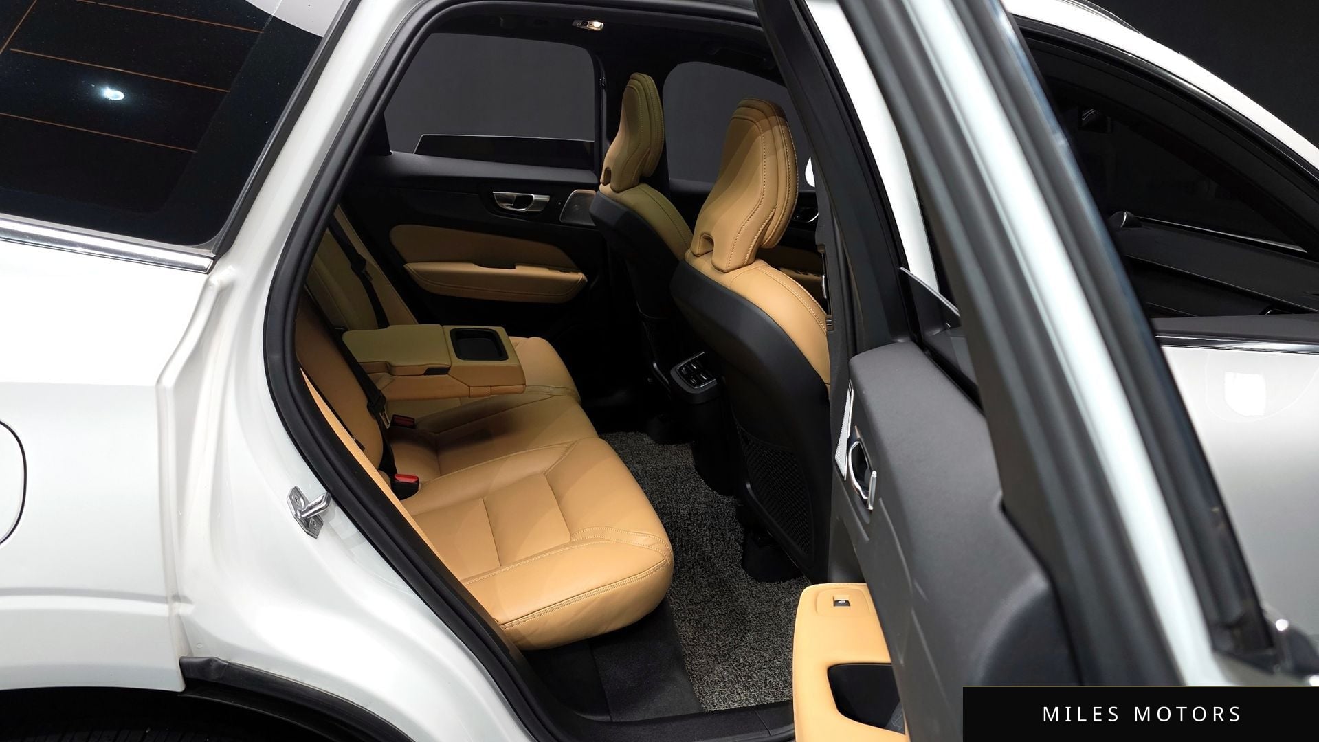 Volvo XC60 2021 — миниатюра 12