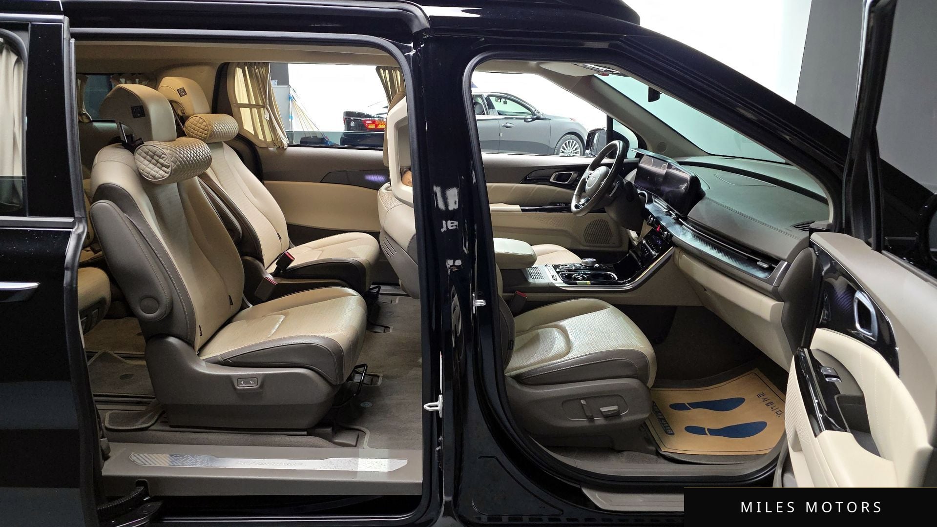 Kia Carnival 2023 — миниатюра 11