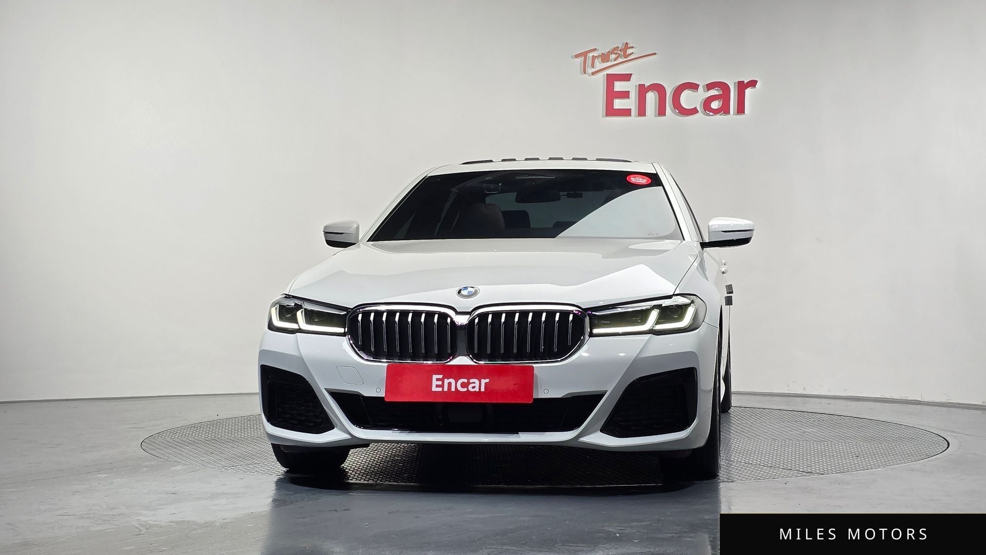 BMW 5 Series (G30) 2022 — миниатюра 3