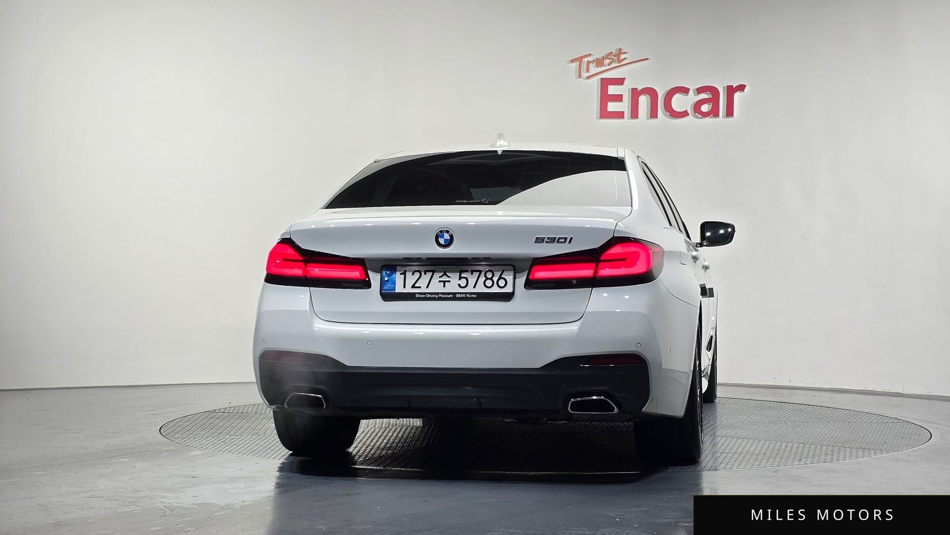 BMW 5 Series (G30) 2022 — миниатюра 4