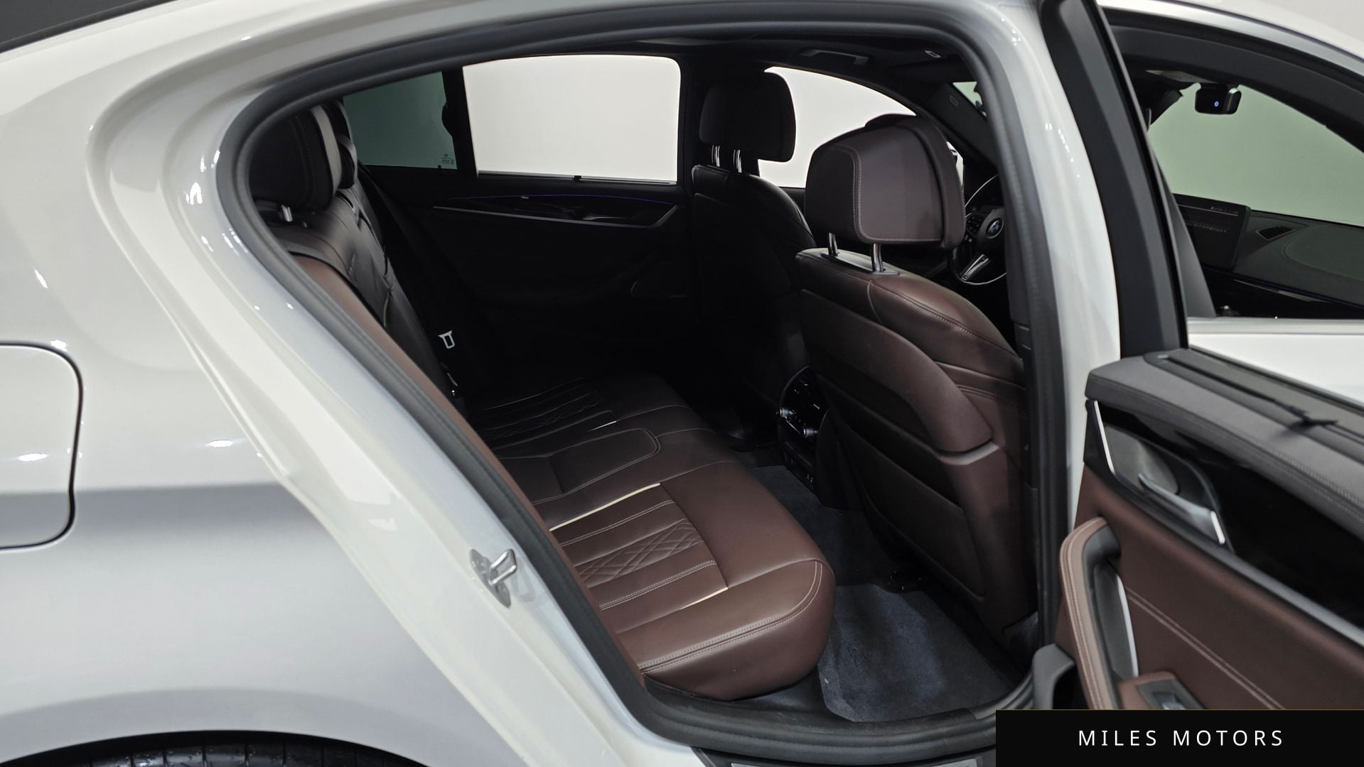 BMW 5 Series (G30) 2022 — миниатюра 12