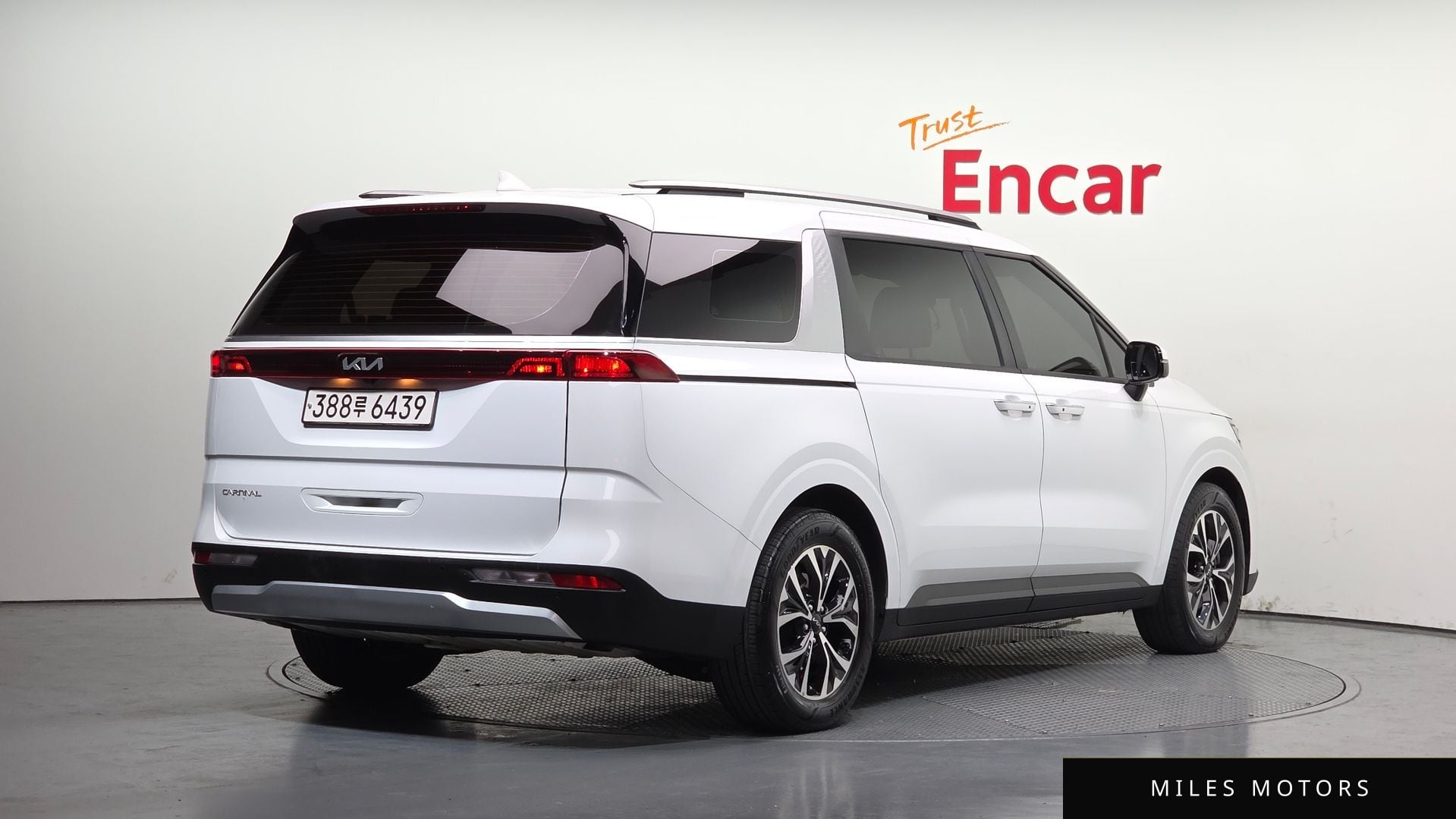 Kia Carnival 2023 — миниатюра 2