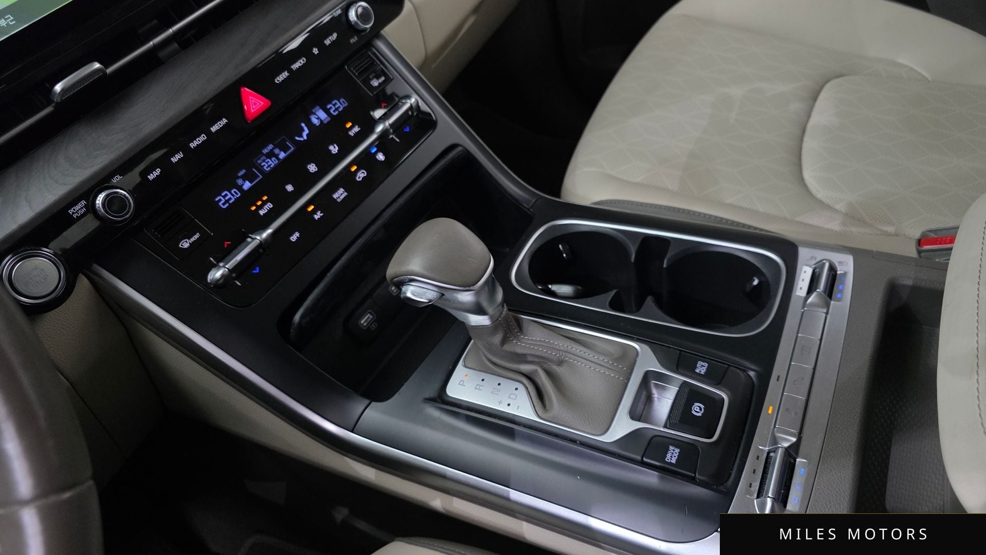 Kia Carnival 2023 — миниатюра 9