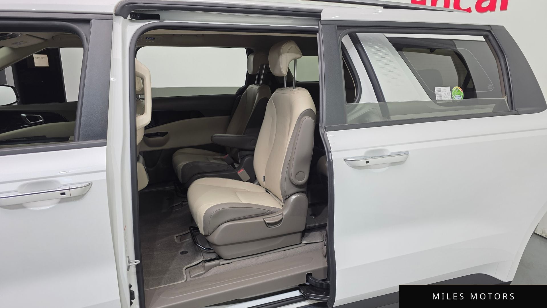 Kia Carnival 2023 — миниатюра 11