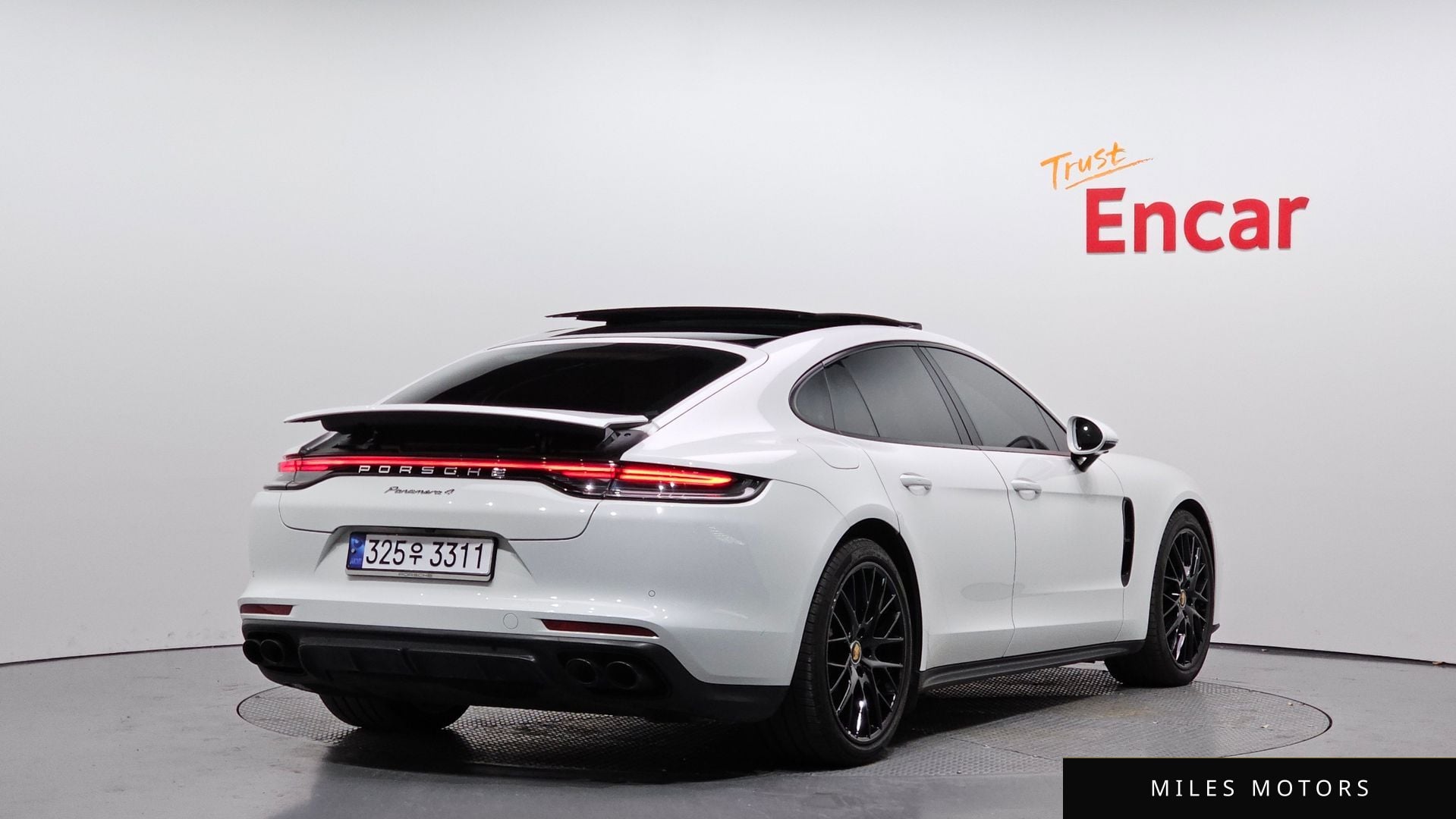 Porsche Panamera 2021 — миниатюра 2