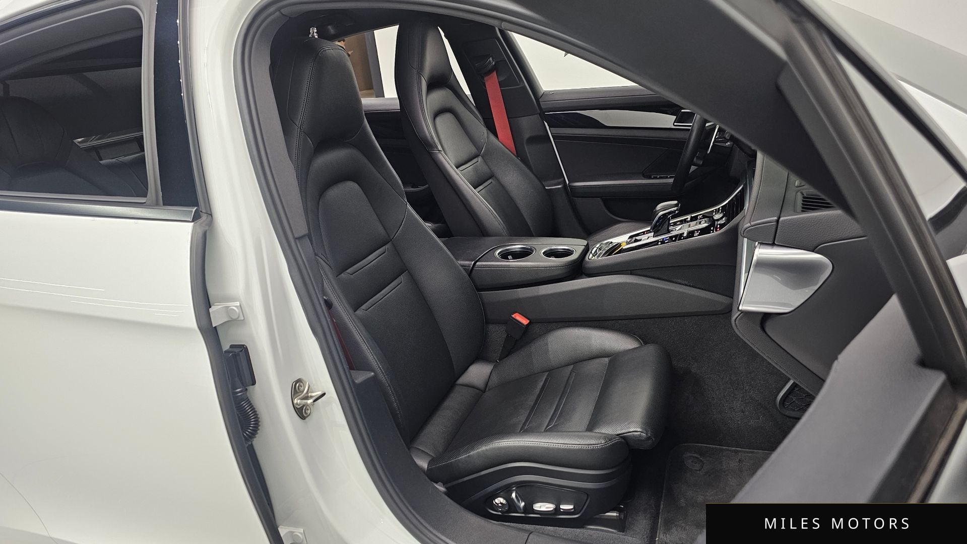 Porsche Panamera 2021 — миниатюра 11