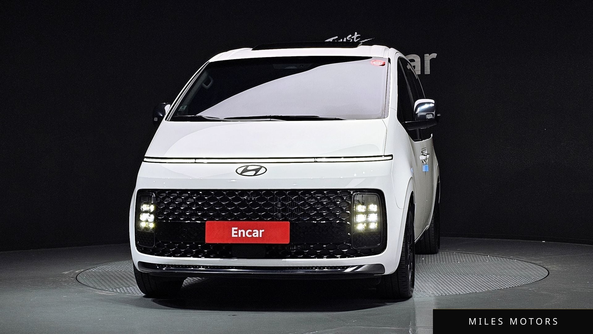 Hyundai Staria 2025 — миниатюра 3