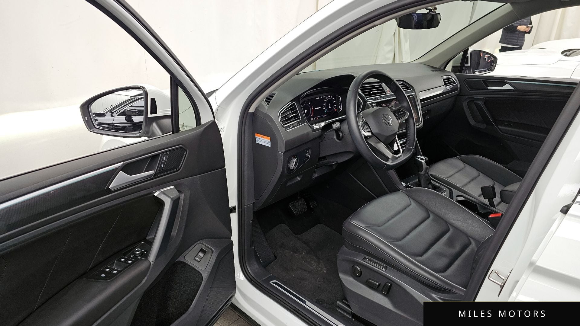 Volkswagen Tiguan 2023 — миниатюра 10