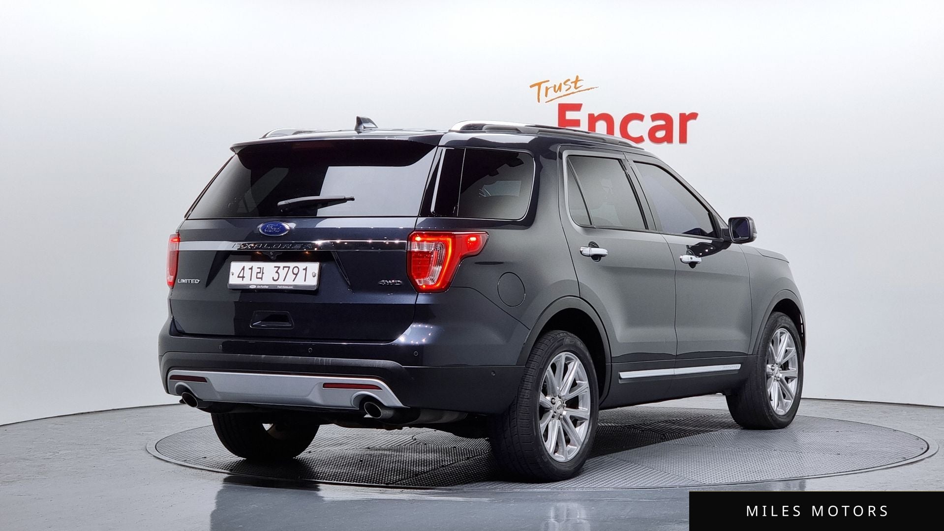 Ford Explorer 2017 — миниатюра 2