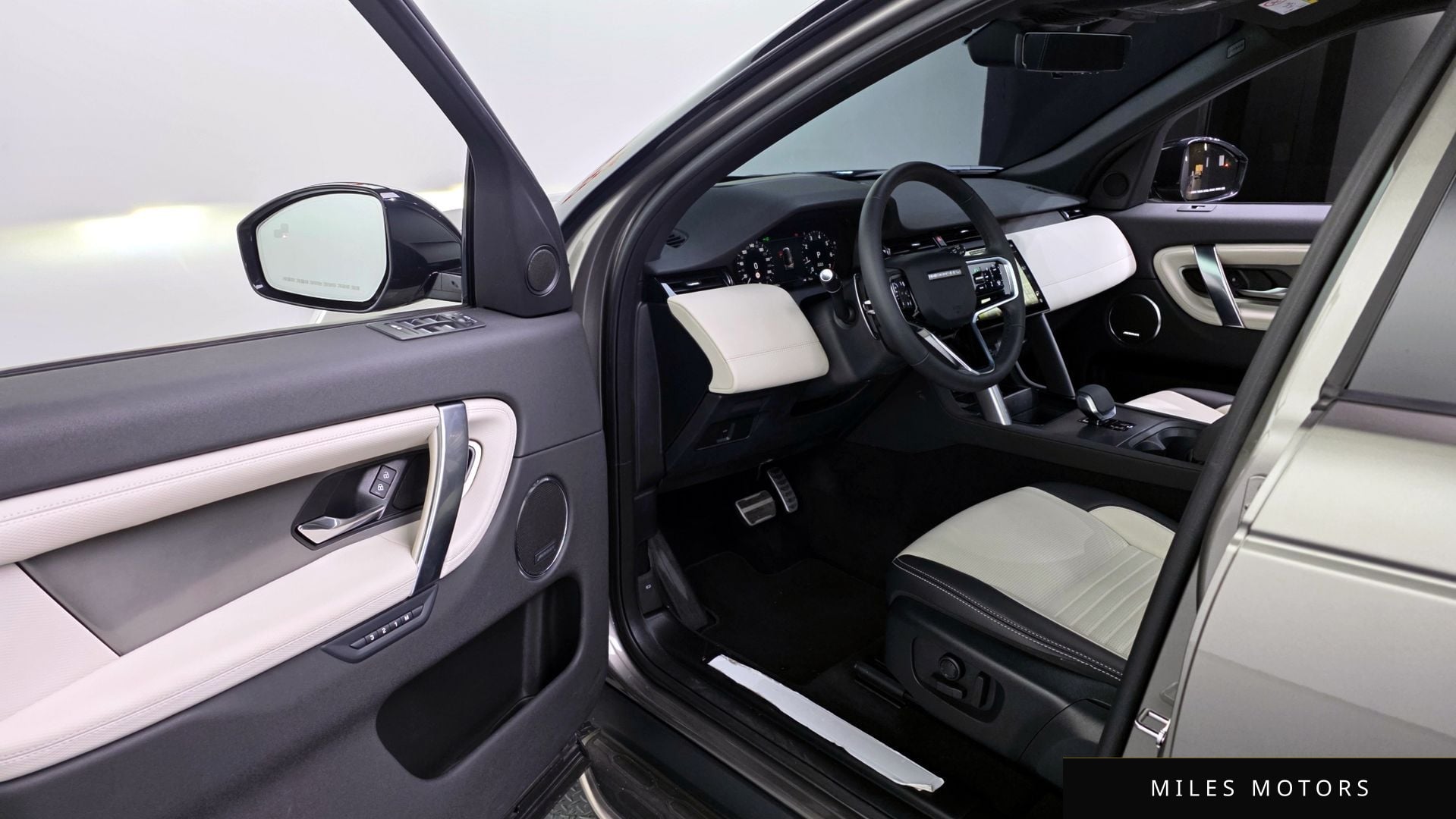 Land Rover Discovery Sport 2025 — миниатюра 10