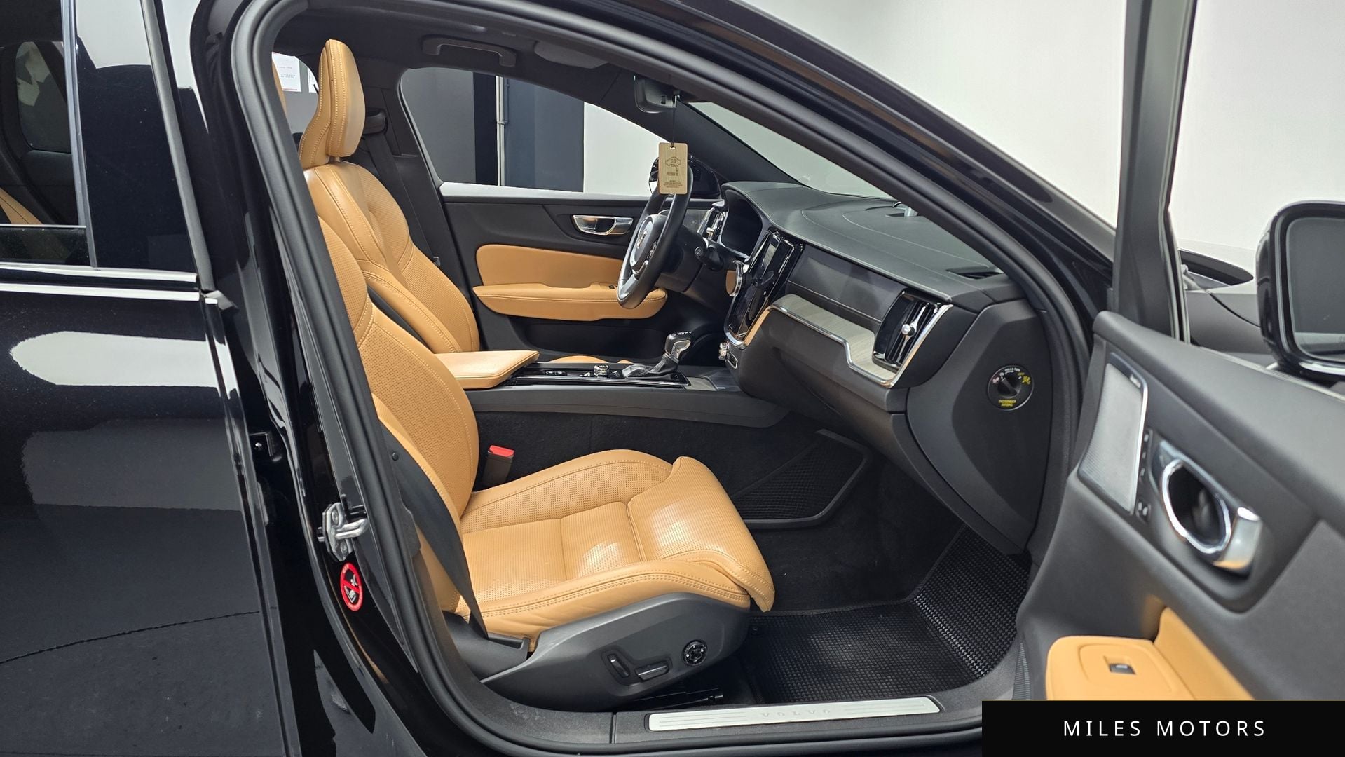 Volvo V60 크로스컨트리 2020 — миниатюра 11