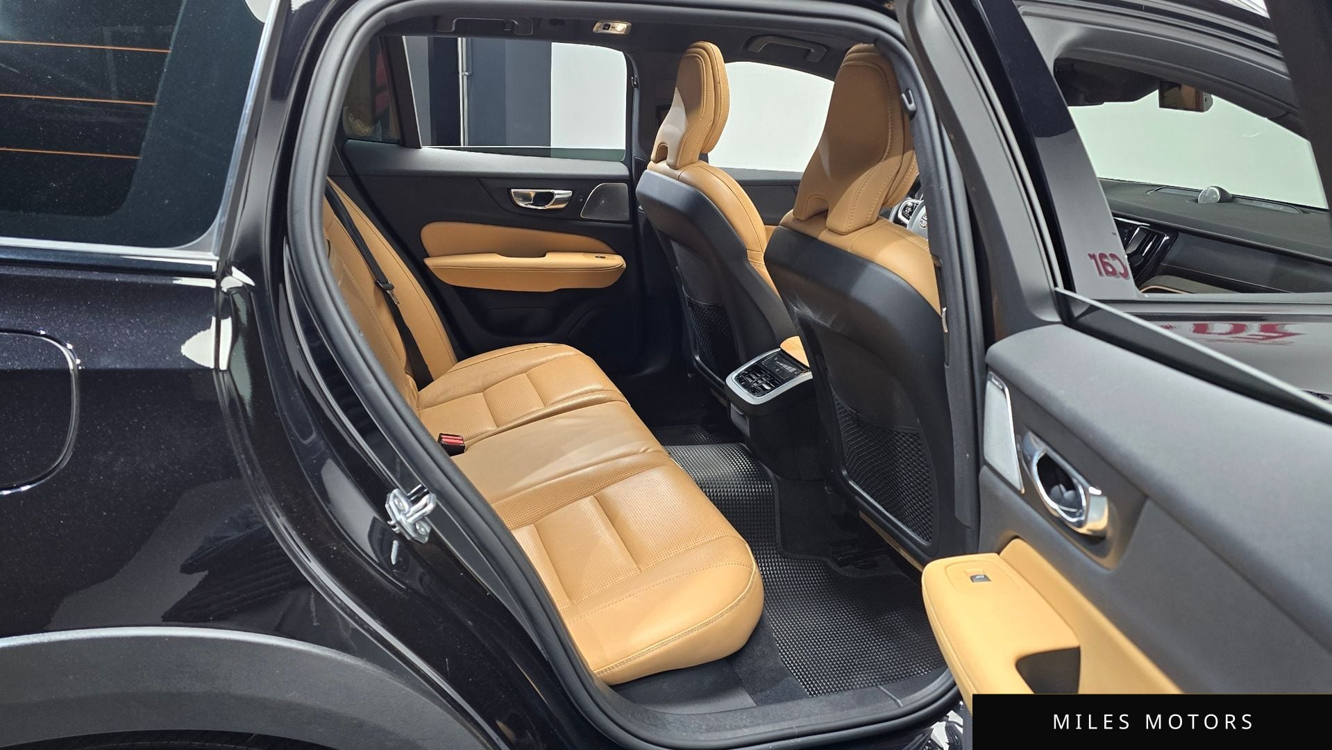 Volvo V60 크로스컨트리 2020 — миниатюра 12