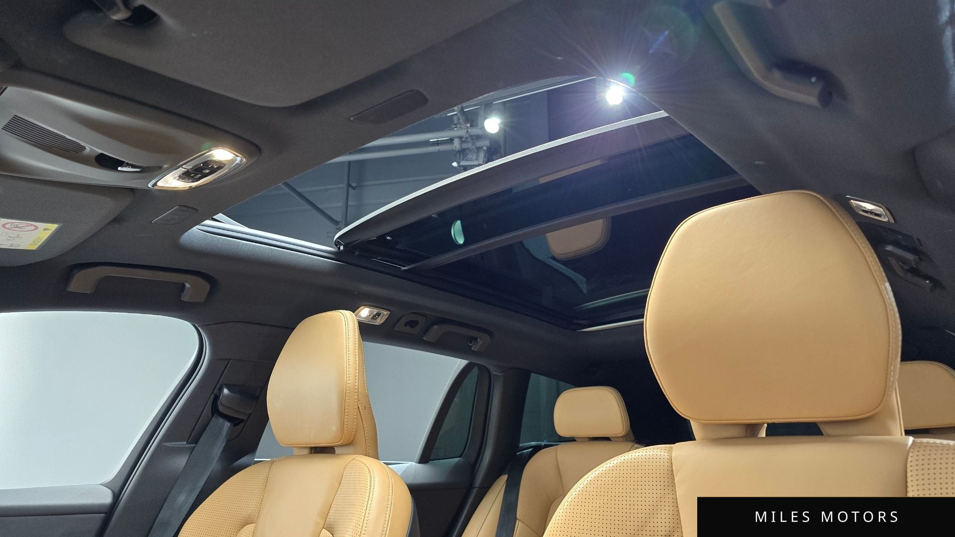 Volvo V60 크로스컨트리 2020 — миниатюра 19