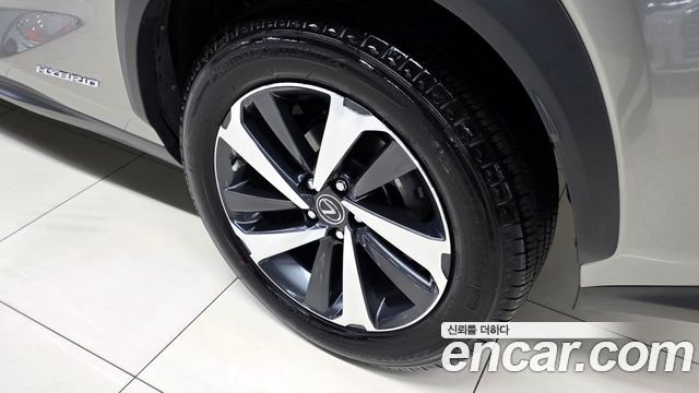 Лексус NX300h 2021 — миниатюра 24