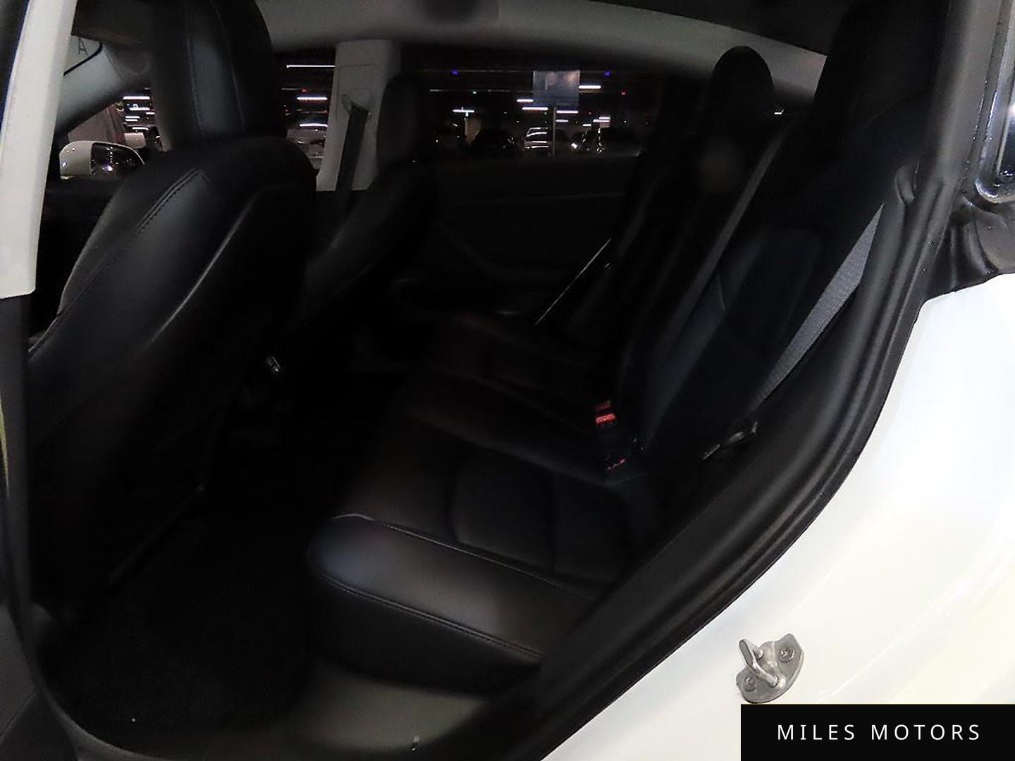 Tesla Model 3 2020 — миниатюра 7