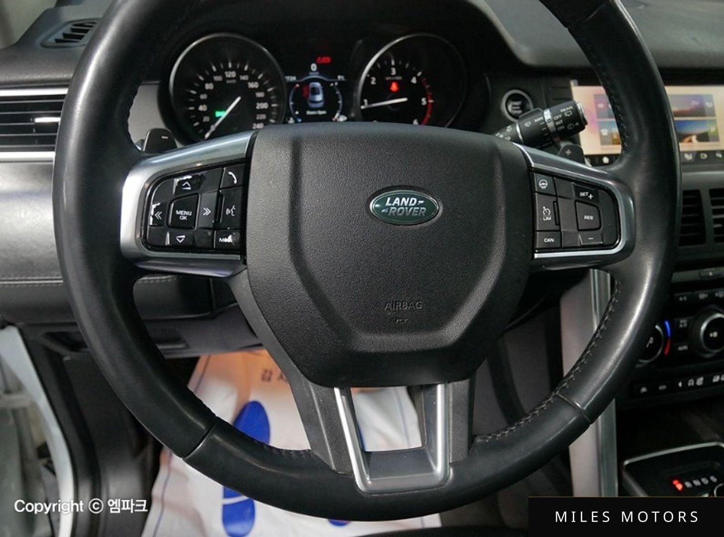 Land Rover Discovery Sport 2017 — миниатюра 8