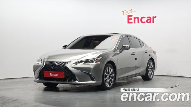 Лексус ES300h 2019 — миниатюра 12