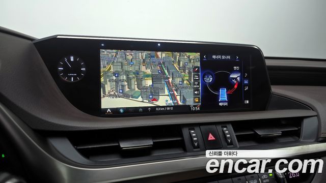 Лексус ES300h 2019 — миниатюра 18
