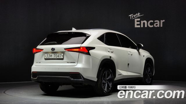 Лексус NX300h 2018 — миниатюра 2