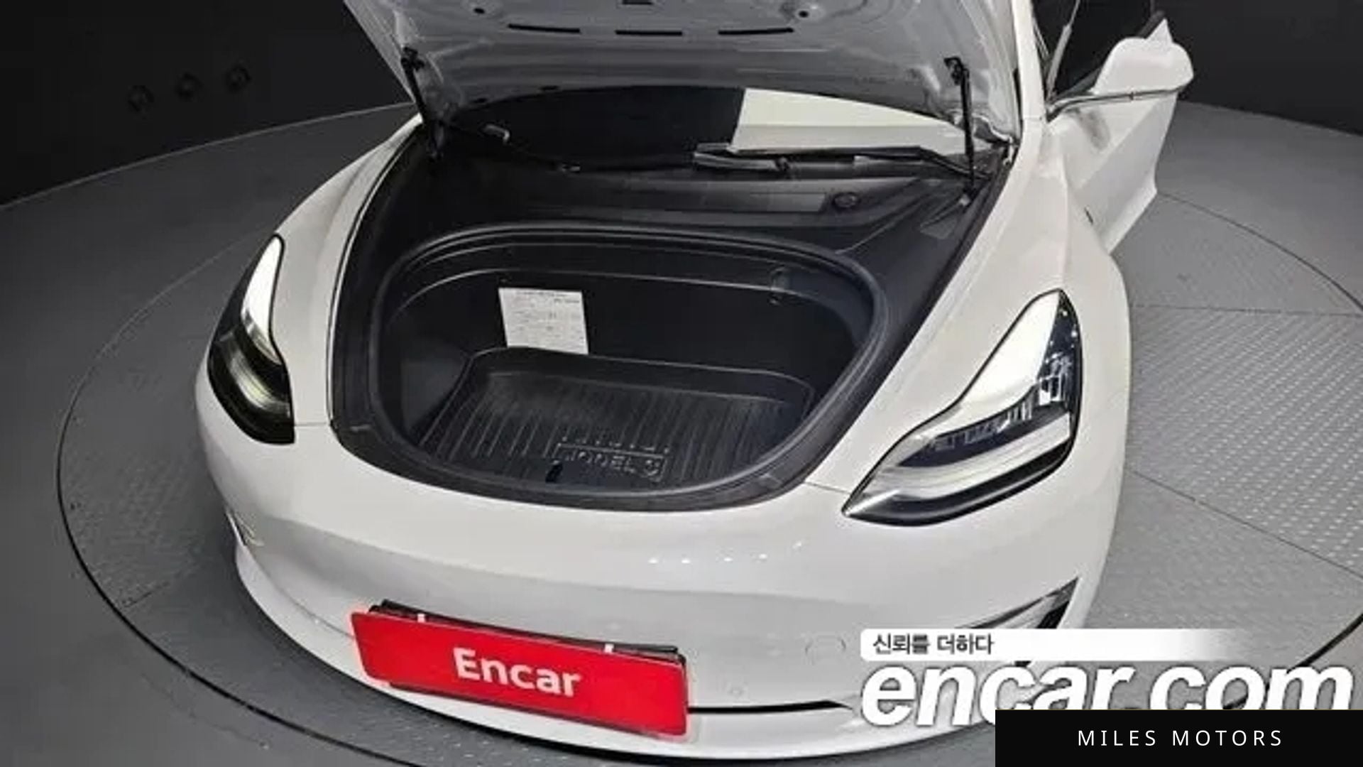 Tesla Model 3 2020 — миниатюра 6