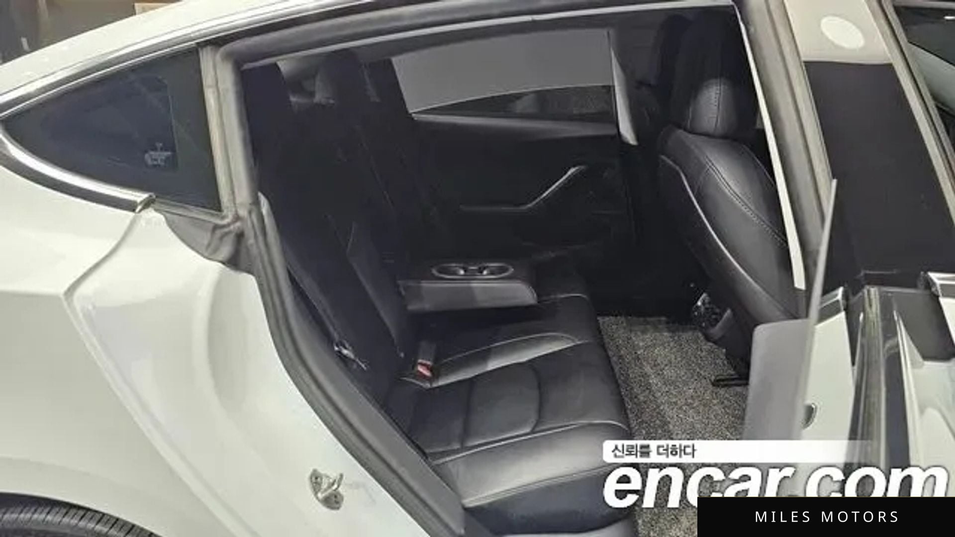 Tesla Model 3 2020 — миниатюра 12