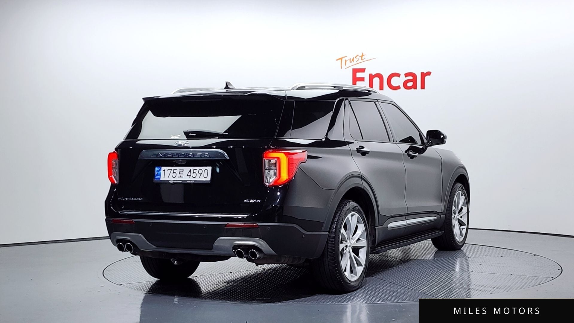 Ford Explorer 2022 — миниатюра 2