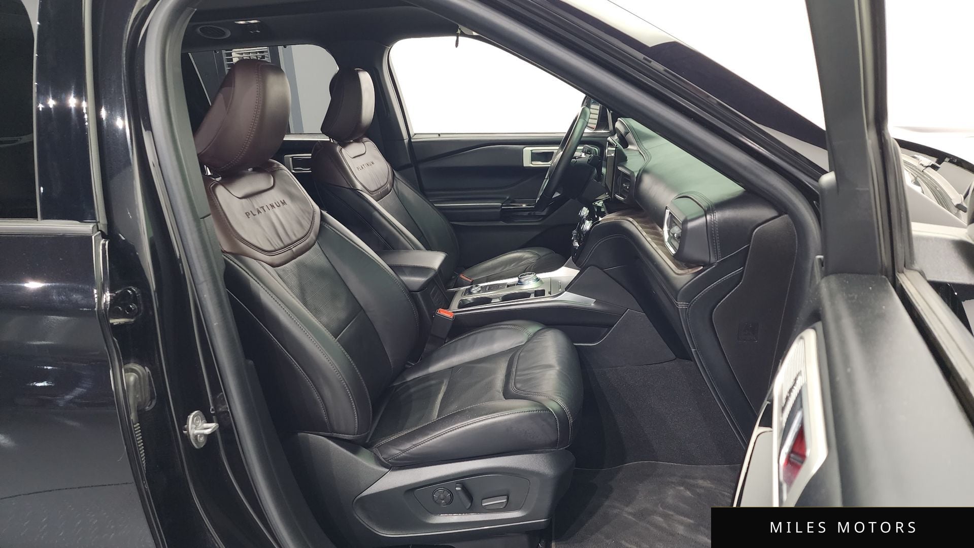 Ford Explorer 2022 — миниатюра 11