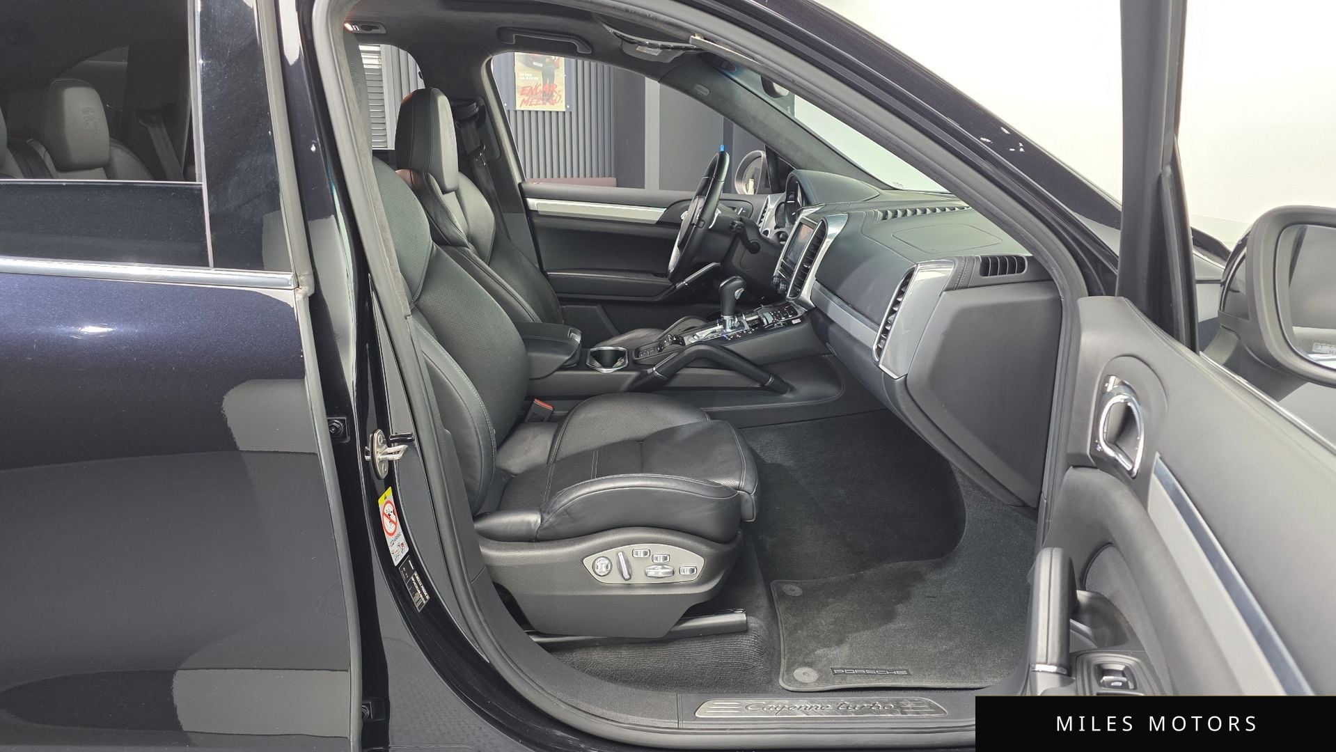 Porsche Cayenne 2011 — миниатюра 11