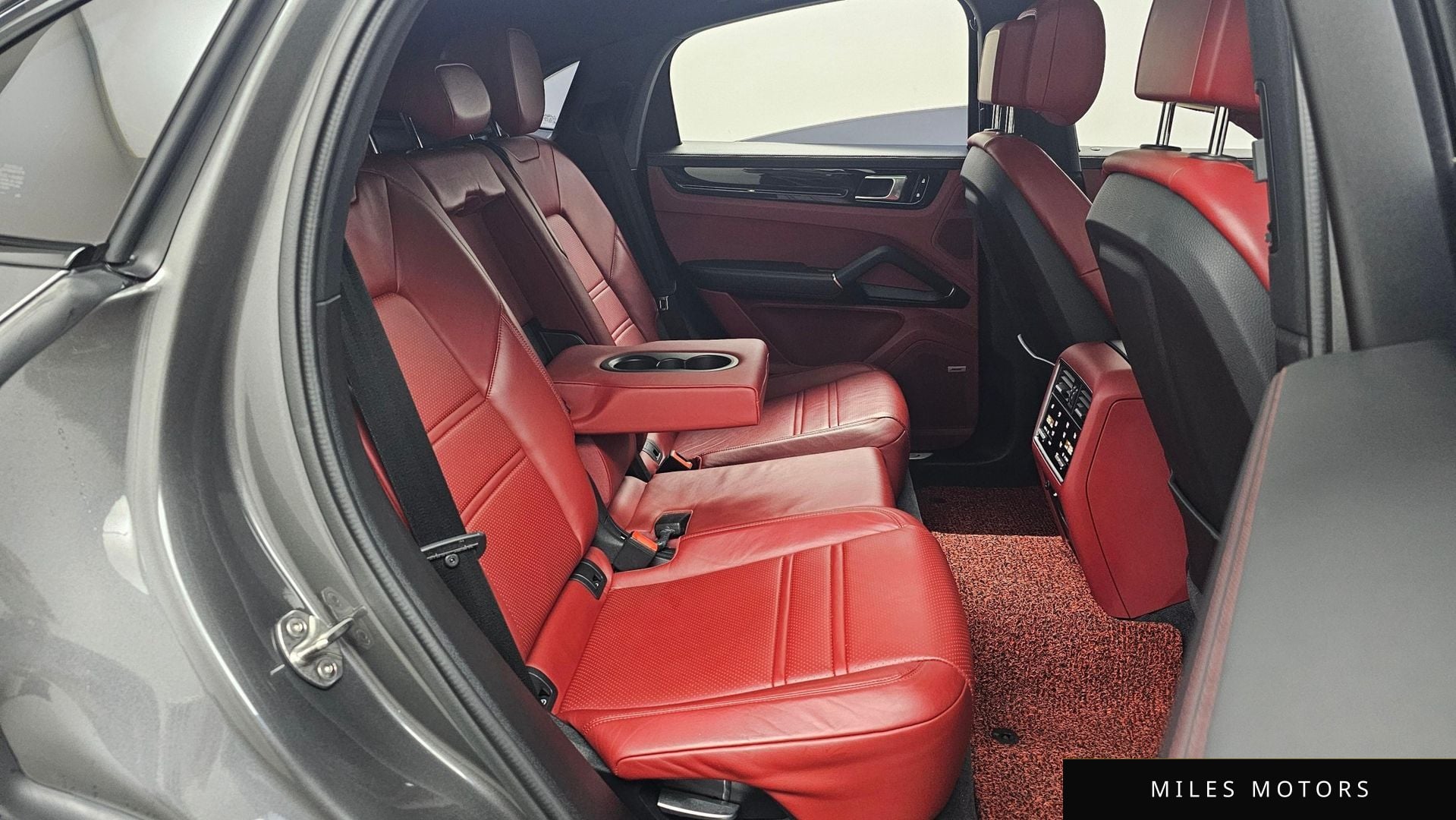 Porsche Cayenne 2021 — миниатюра 12