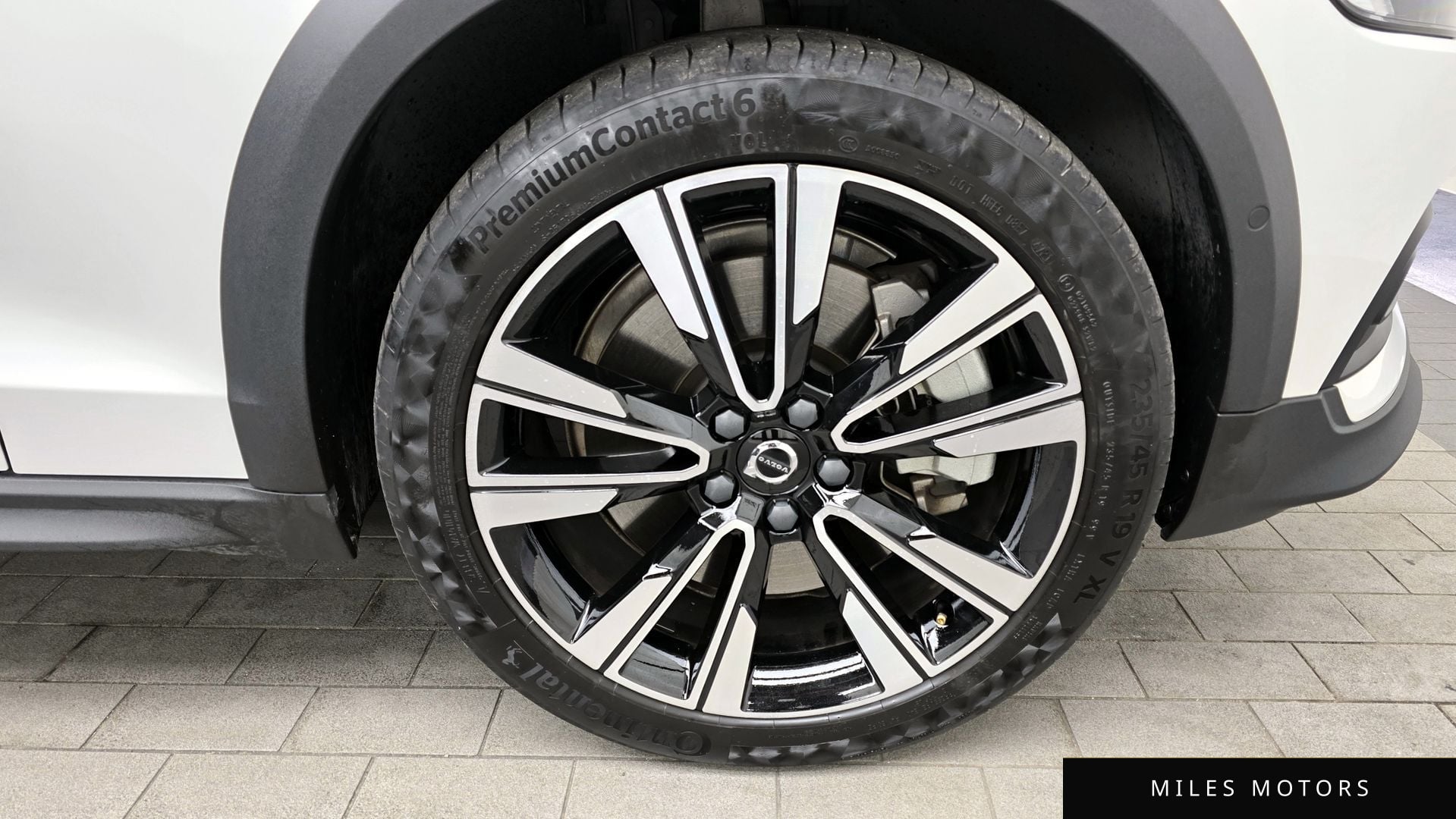 Volvo V60 2022 — миниатюра 5