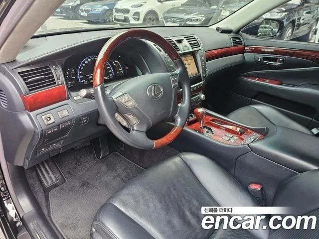 Лексус LS600hL 2011 — миниатюра 21