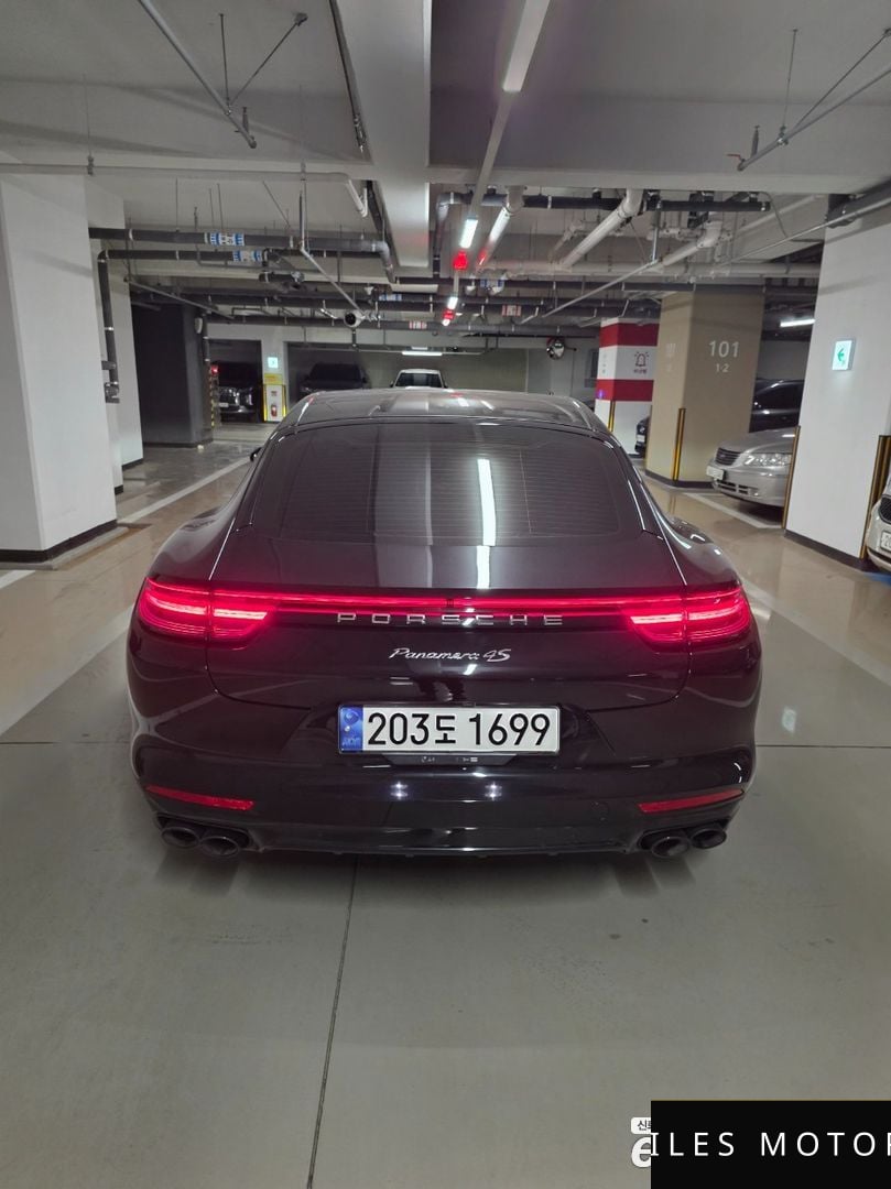Porsche Panamera 2018 — миниатюра 2