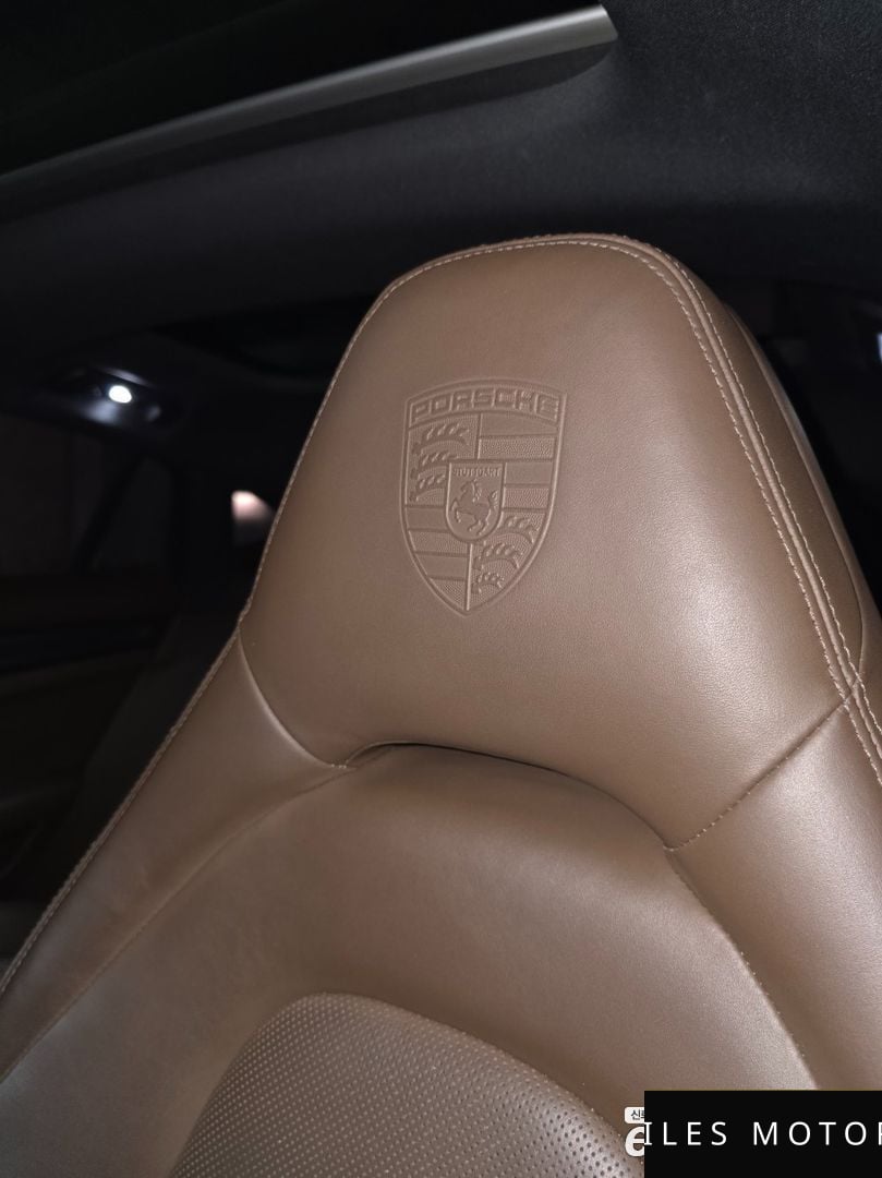 Porsche Panamera 2018 — миниатюра 9