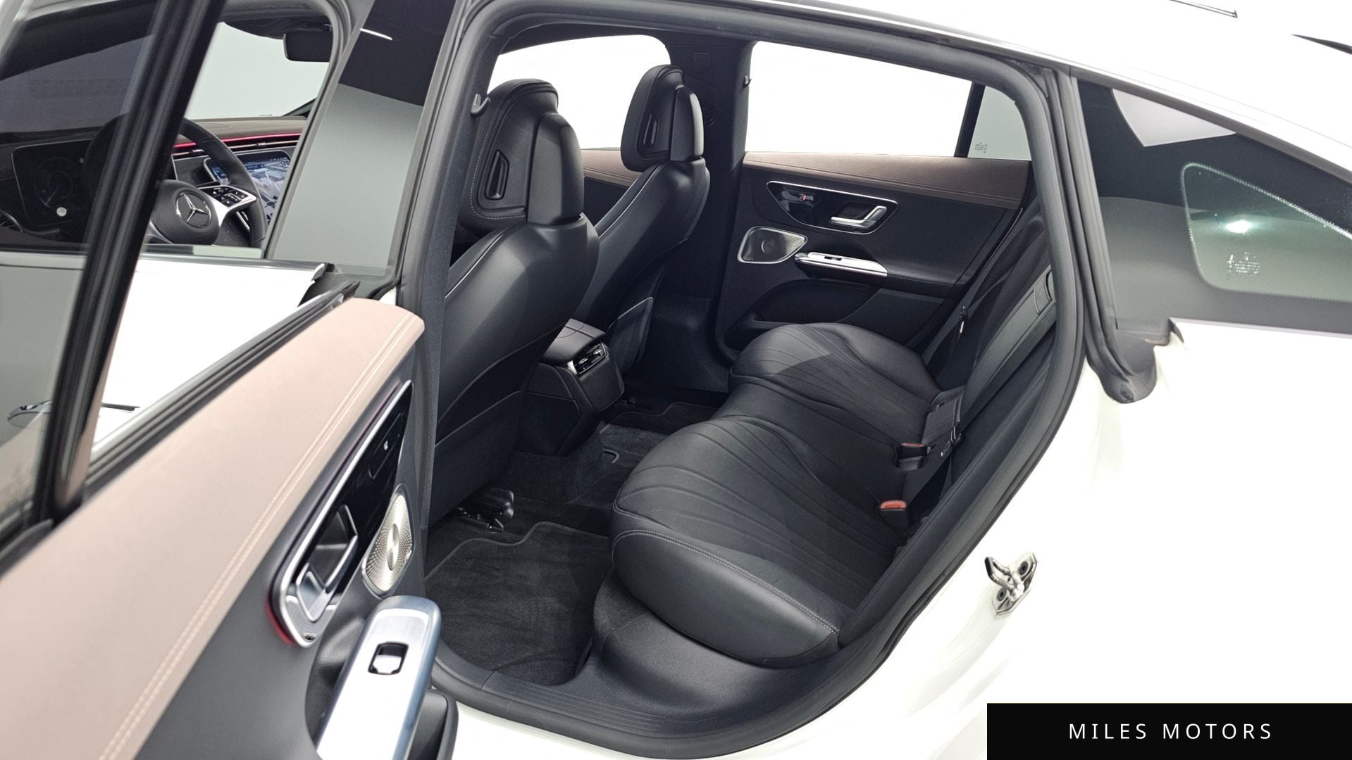 Mercedes-Benz EQE V295 2023 — миниатюра 12