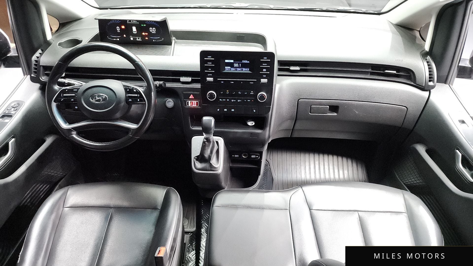 Hyundai Staria 2022 — миниатюра 7