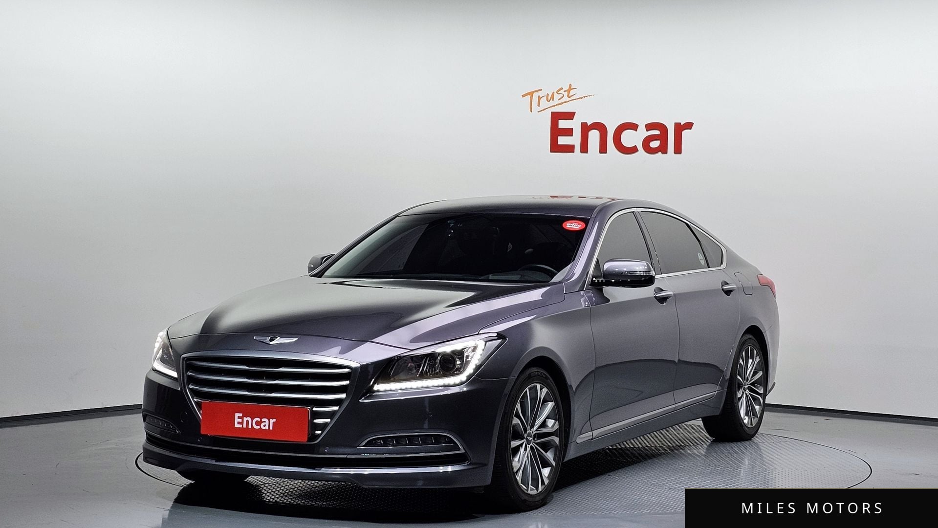 Hyundai Genesis 2015 — фото 1 из 12