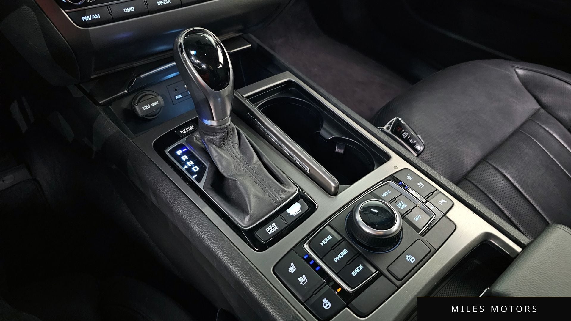 Hyundai Genesis 2015 — миниатюра 9