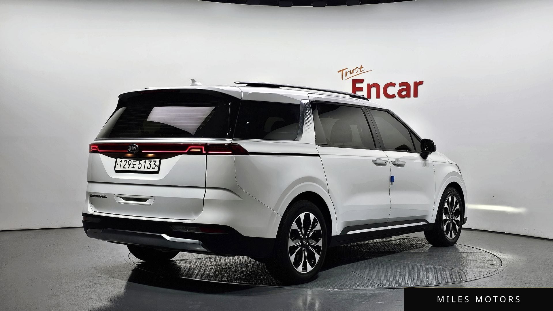Kia Carnival 2021 — миниатюра 2