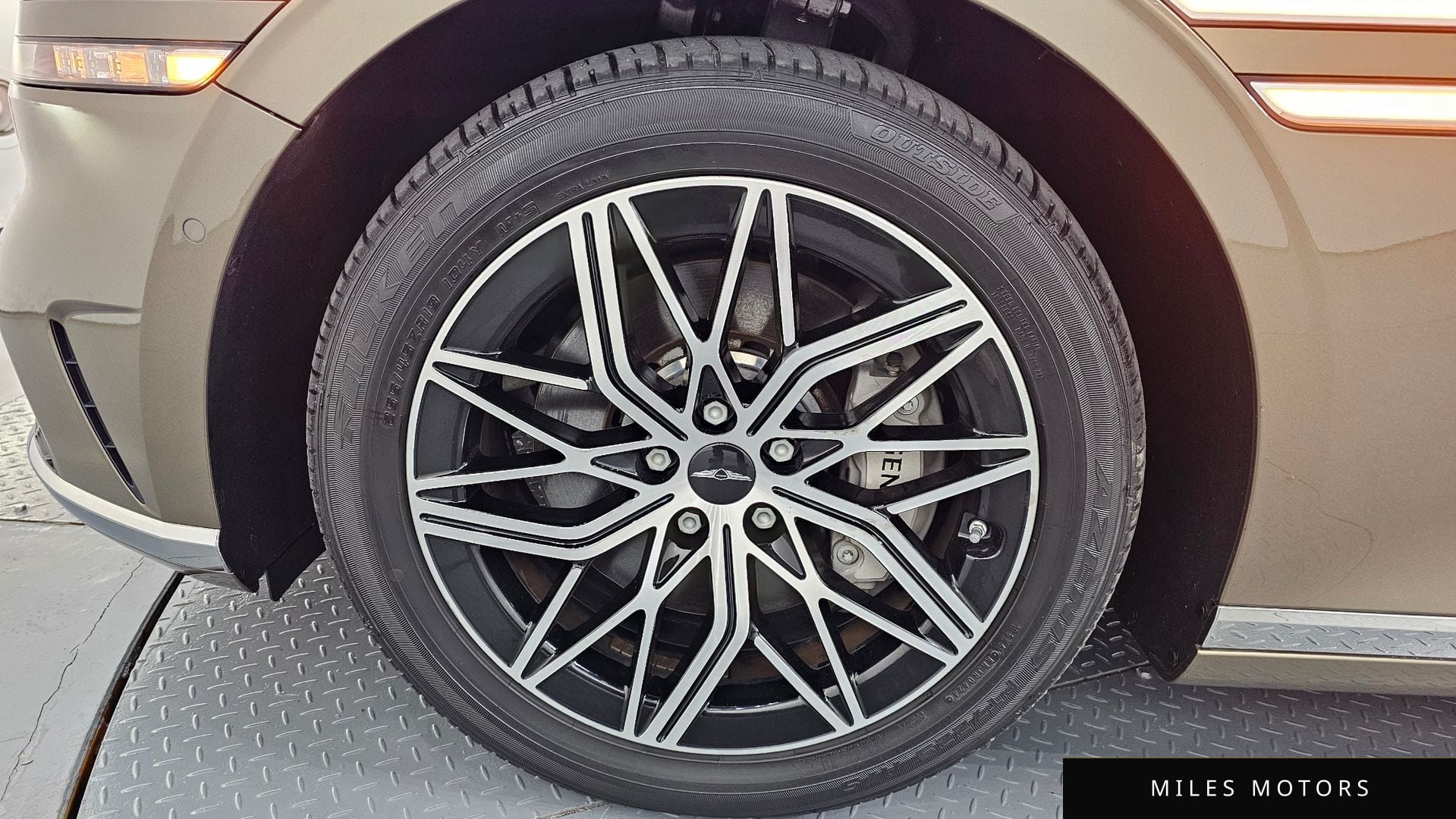 Genesis G90 (RS4) 2022 — миниатюра 5