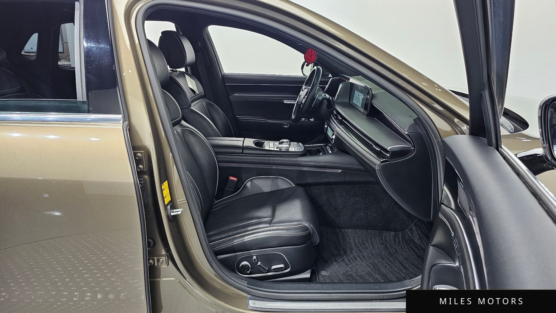 Genesis G90 (RS4) 2022 — миниатюра 10