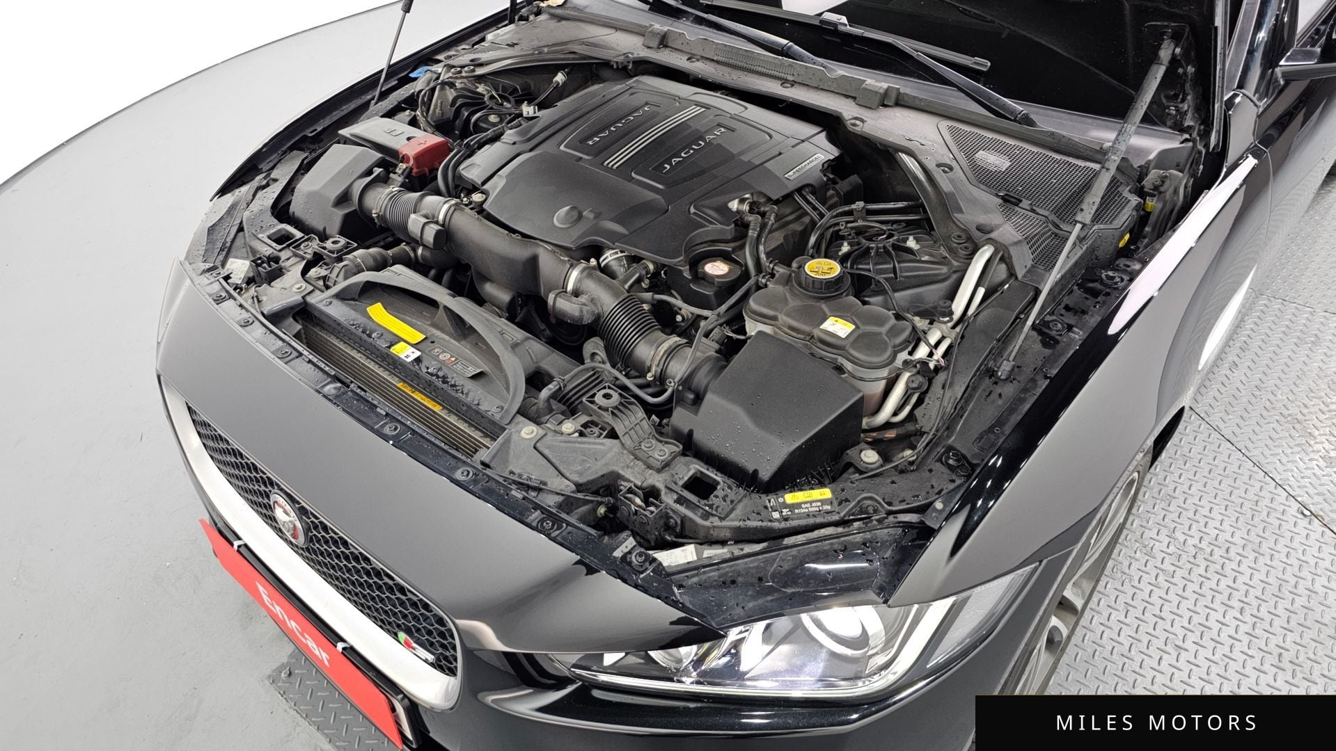 Jaguar XE 2016 — миниатюра 6