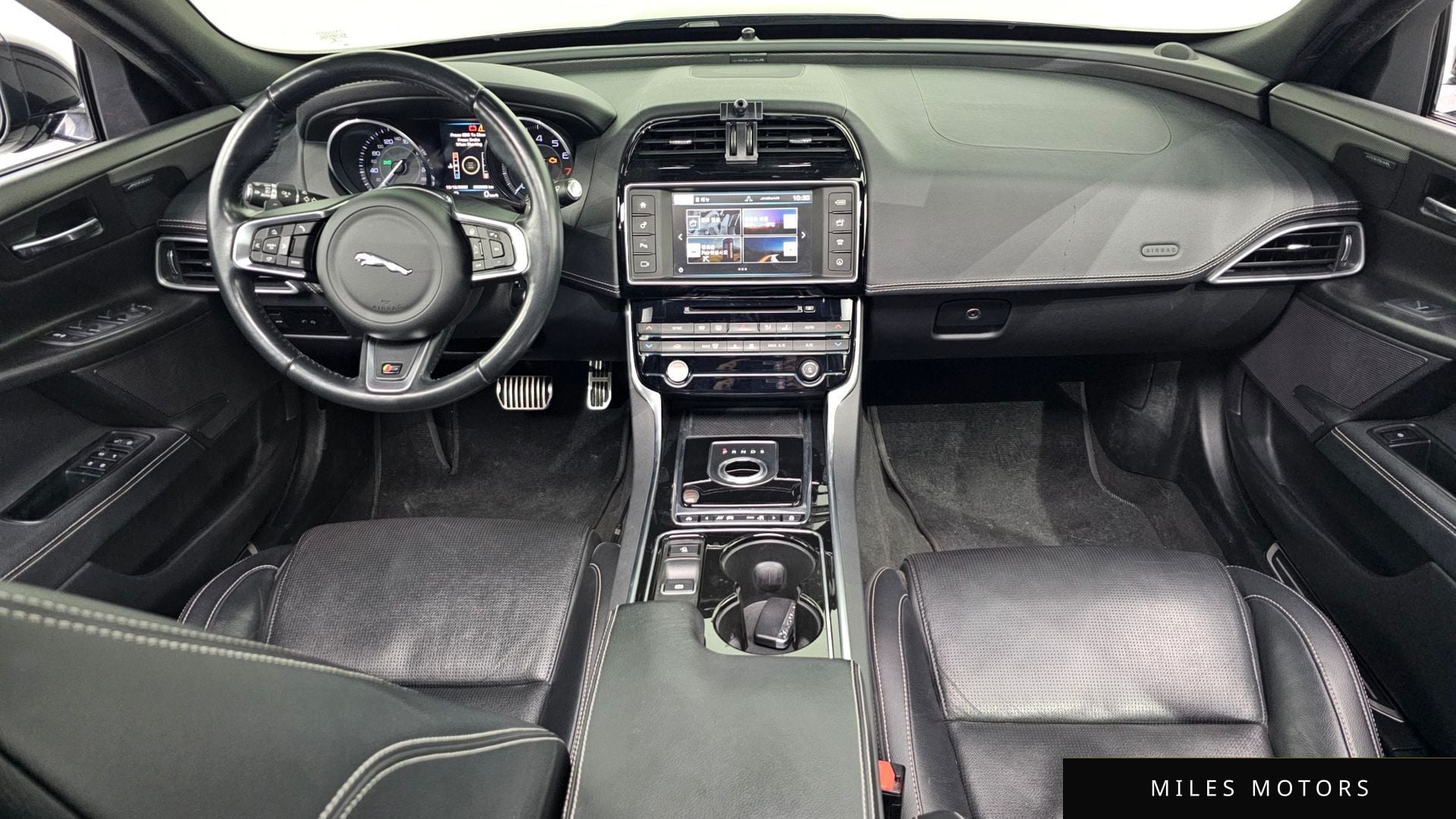 Jaguar XE 2016 — миниатюра 7