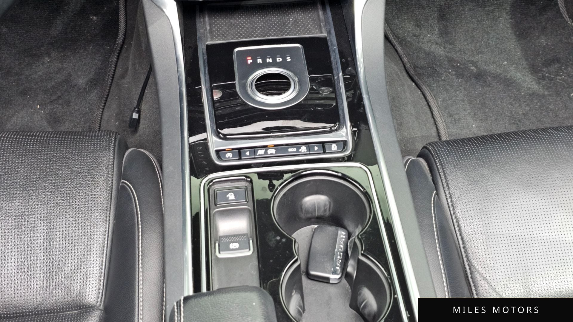 Jaguar XE 2016 — миниатюра 9