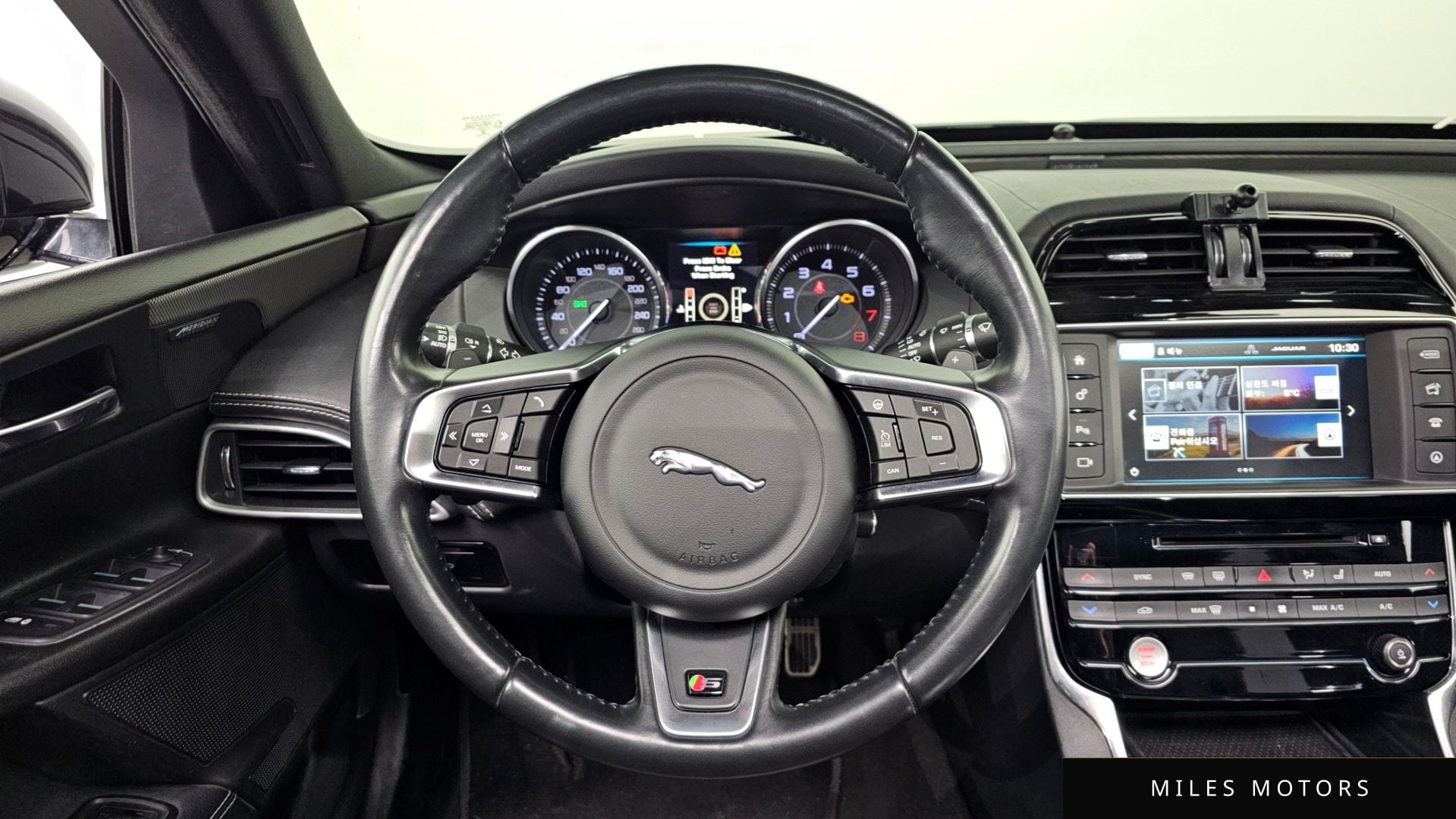 Jaguar XE 2016 — миниатюра 13