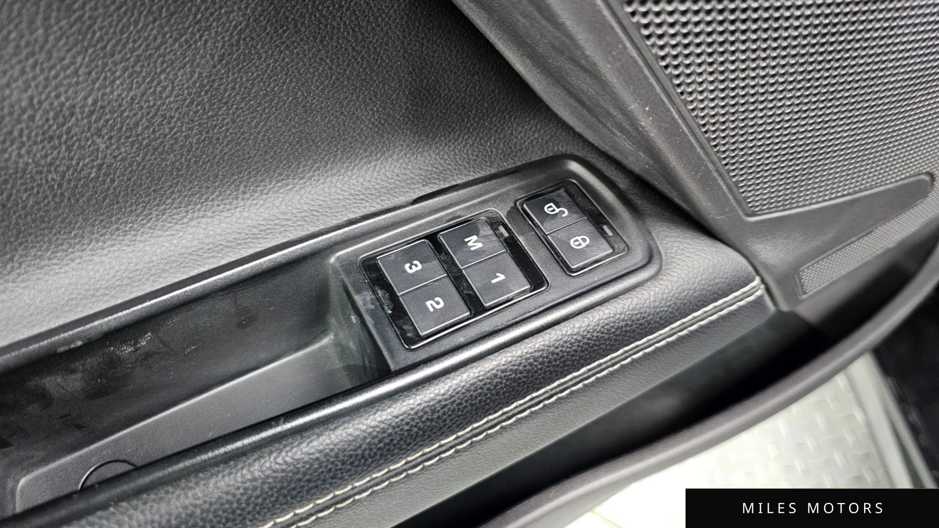 Jaguar XE 2016 — миниатюра 19