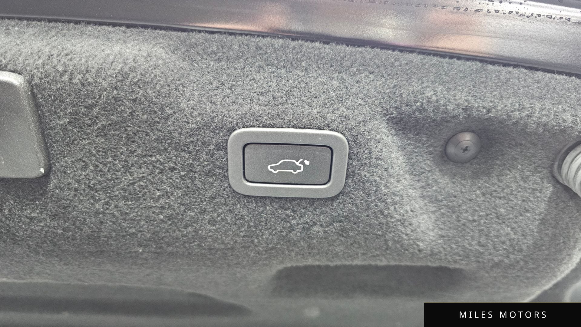 Jaguar XE 2016 — миниатюра 20