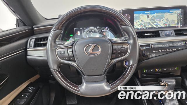 Лексус ES300h 2019 — миниатюра 13