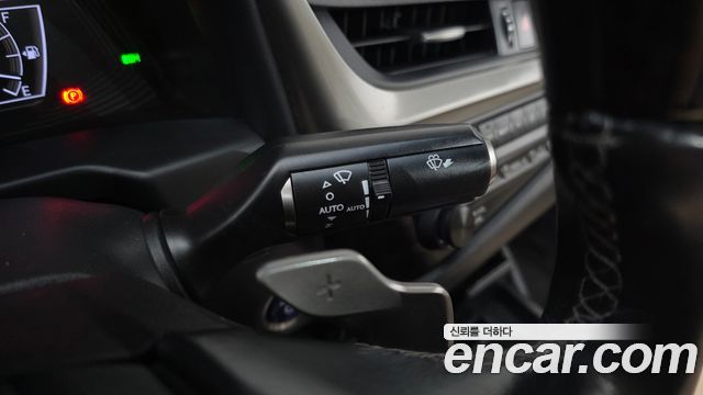 Лексус ES300h 2019 — миниатюра 16